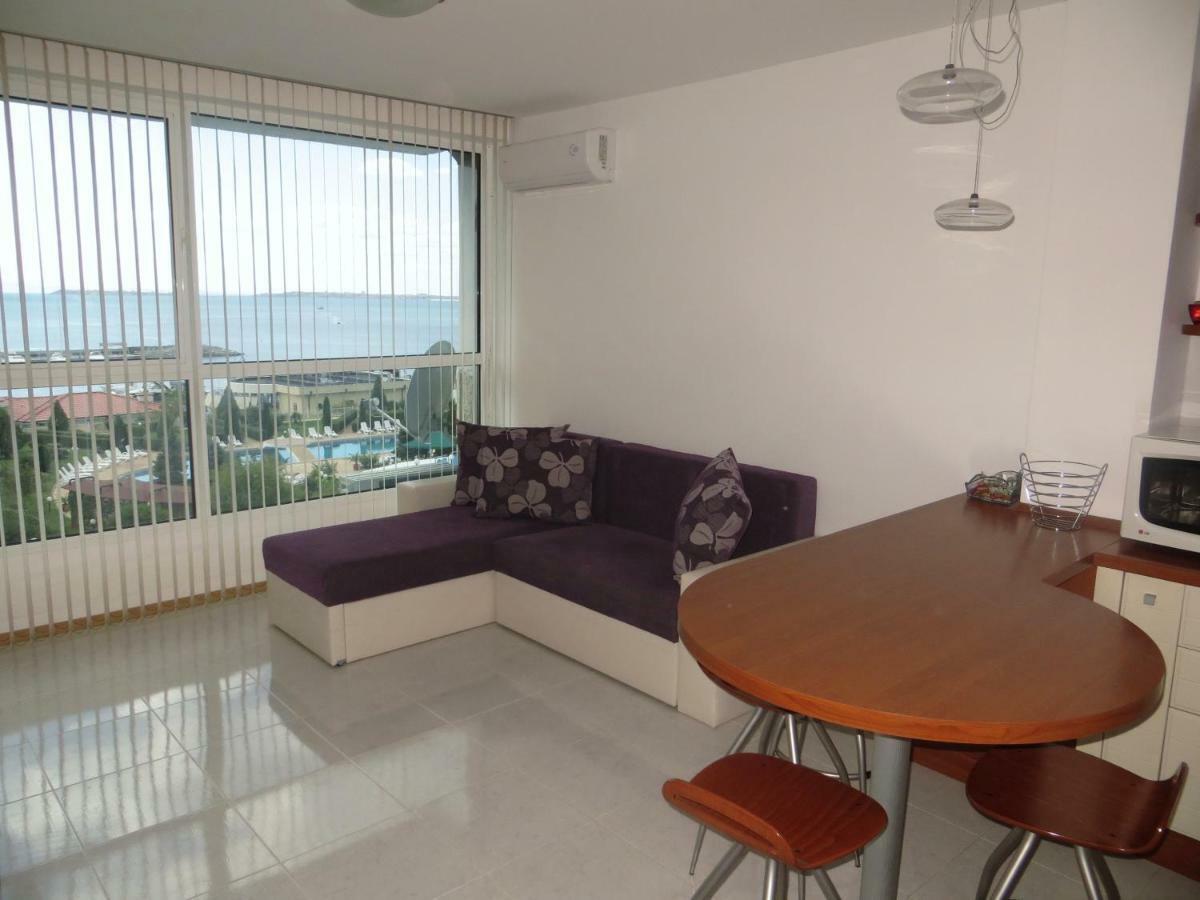 Holiday Apartment In Riviera Complex Sveti Vlas Luaran gambar